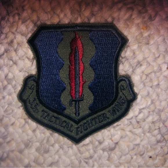 Lot of six Air Force Squadron and rank insignia subdued patches, vintage - Picture 6 of 6